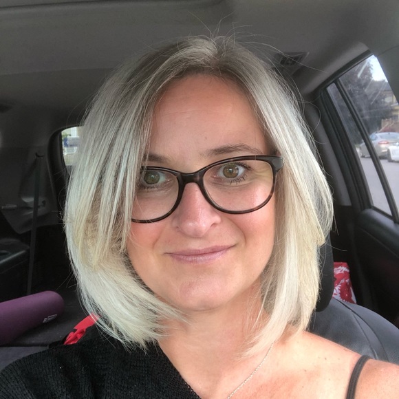 Meet your Posher, Jennifer - Picture 1 of 1